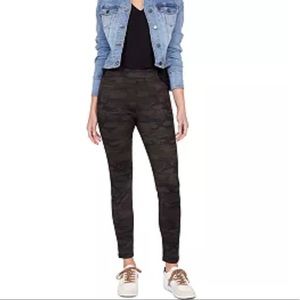 Sanctuary Camo Leggings Pants